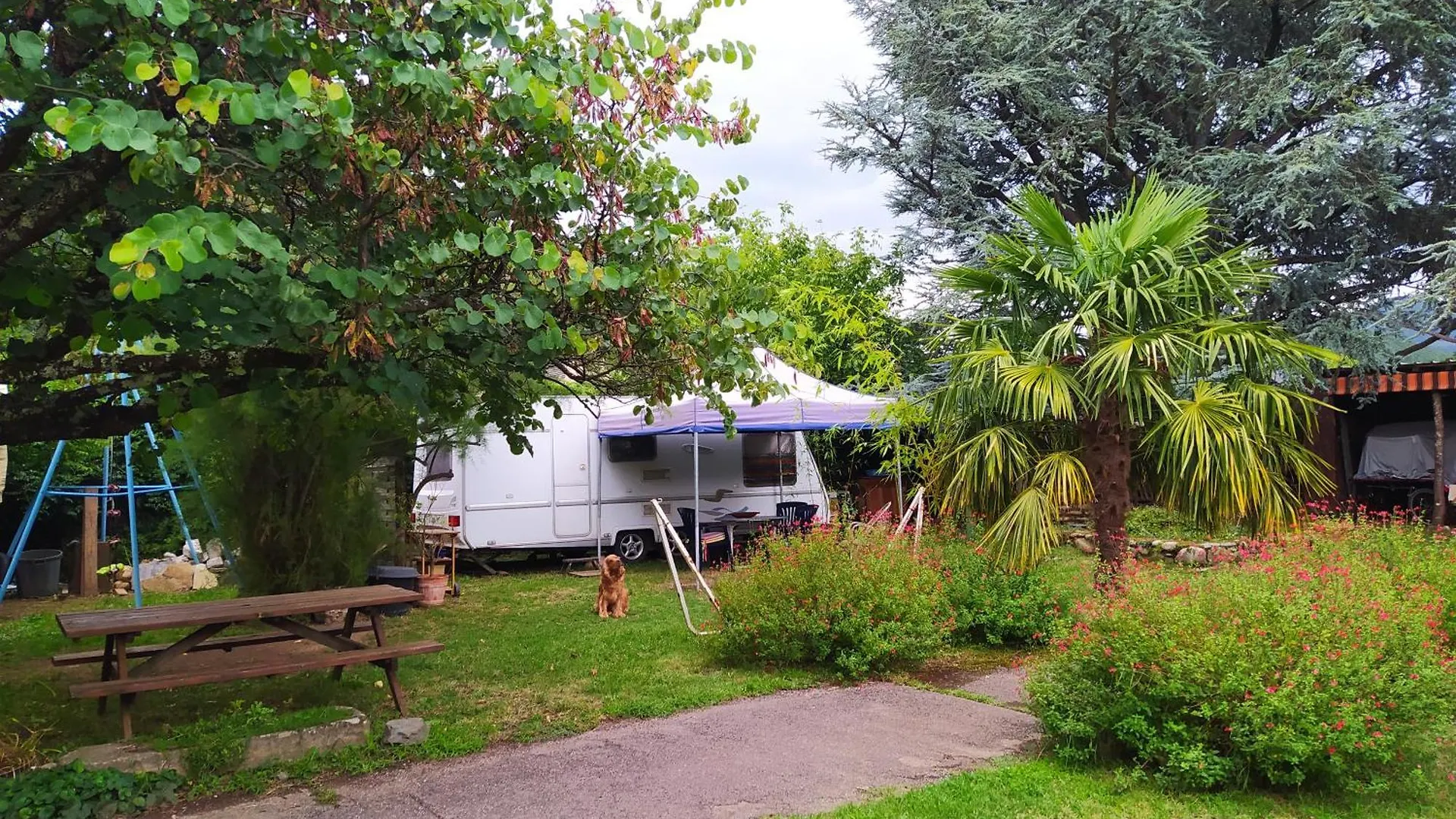 Campsite Le Jardin Des Cedres Hotel Montgaillard